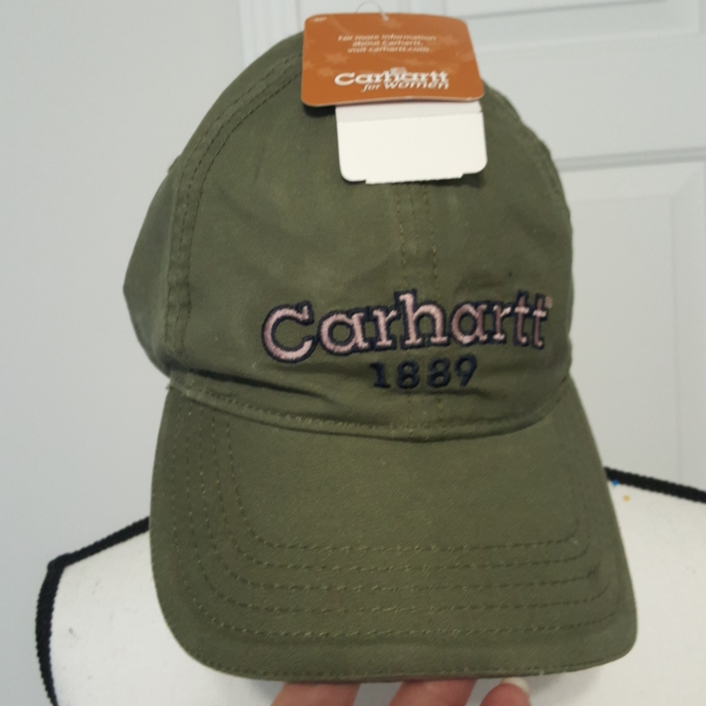 24:08 - Carhartt Cap